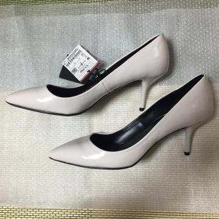 ザラ(ZARA)の☆ZARA 新品タグ付き パンプス ヒール6.5cm 白 38（24.3cm）(ハイヒール/パンプス)