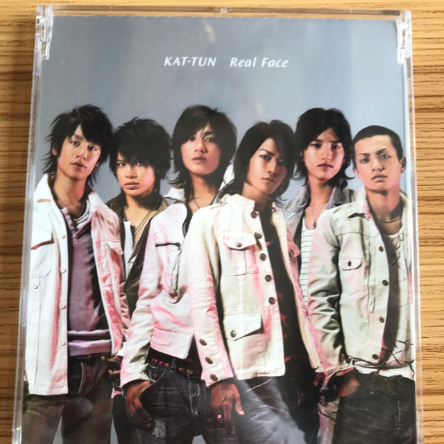 KAT-TUN(カトゥーン)のシングル Real Face KAT-TUN エンタメ/ホビーのCD(ポップス/ロック(邦楽))の商品写真