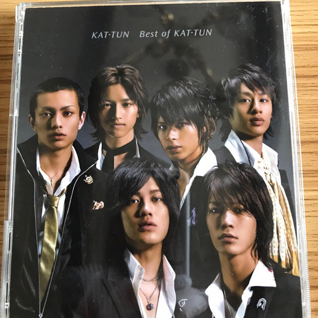 KAT-TUN(カトゥーン)のアルバム BEST OF KAT-TUN  エンタメ/ホビーのCD(ポップス/ロック(邦楽))の商品写真