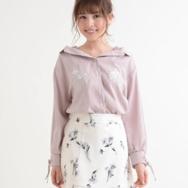 MAJESTIC LEGON(マジェスティックレゴン)のマジェスティックレゴン♡刺繍ブラウスpink レディースのトップス(シャツ/ブラウス(長袖/七分))の商品写真