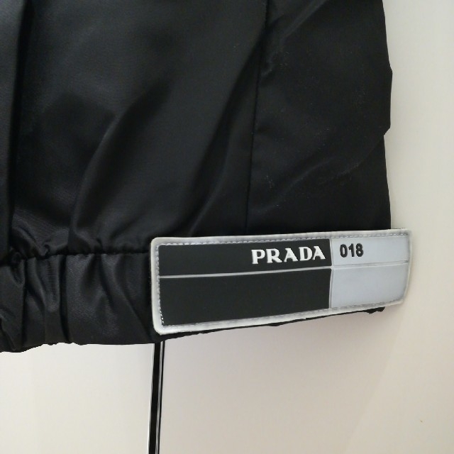PRADA(プラダ)の50(Lサイズ) 18ss PRADA ギャバジンナイロンパンツ メンズのパンツ(その他)の商品写真