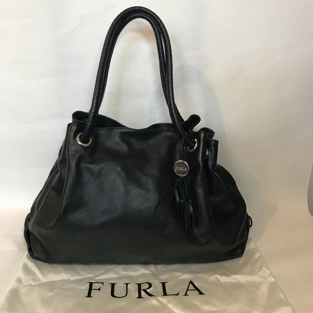 美品 FURLA カルメン レザートート A4収納可 ブラック 黒