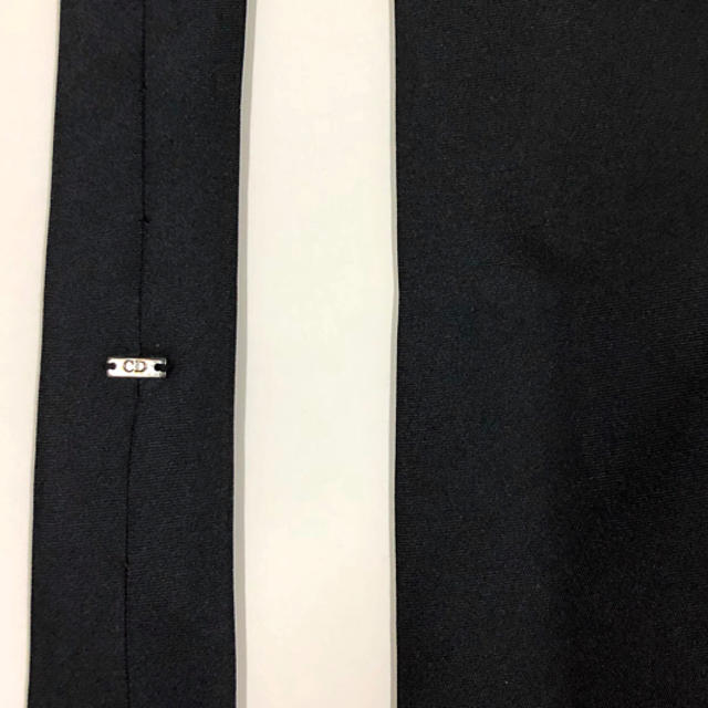 DIOR HOMME(ディオールオム)のDIOR HOMME BEE刺繍入りブラックネクタイ メンズのファッション小物(ネクタイ)の商品写真