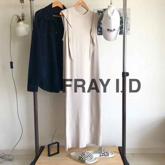 FRAY I.D(フレイアイディー)のFRAY I.D  フリルロングニットワンピース レディースのワンピース(ロングワンピース/マキシワンピース)の商品写真