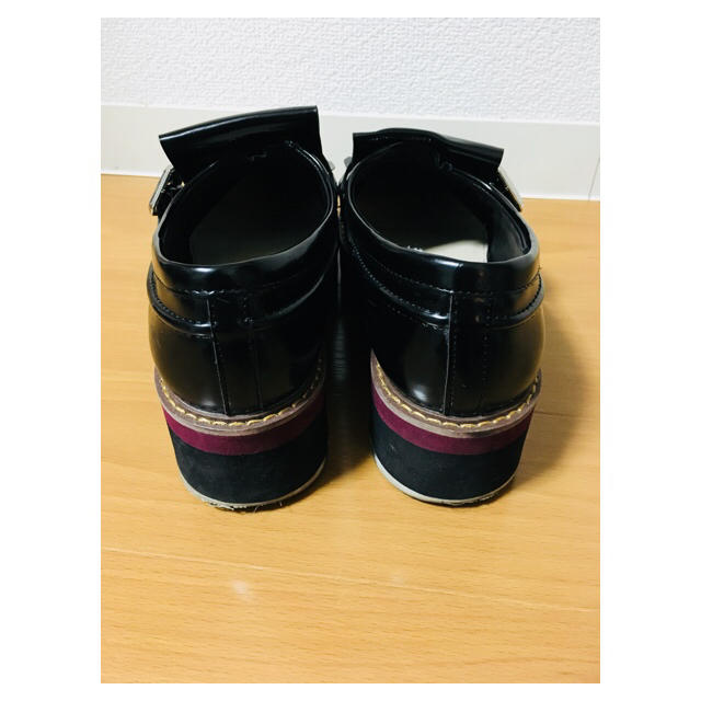 ZARA(ザラ)のzara woman フラットソール フリンジ シューズ エナメル  黒 39 レディースの靴/シューズ(ローファー/革靴)の商品写真