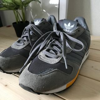 アディダス(adidas)のadidas スニーカー（25.5）(スニーカー)