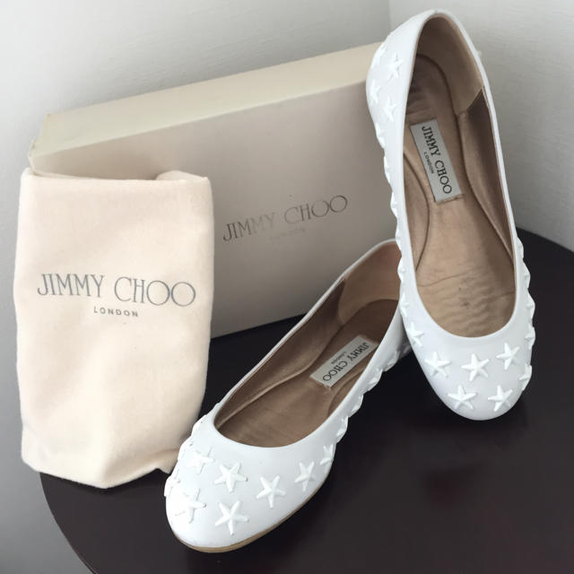 JIMMY CHOO(ジミーチュウ)のジミーチュウ  スタッズ フラットシューズ レディースの靴/シューズ(バレエシューズ)の商品写真