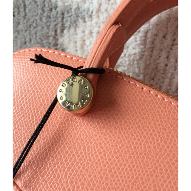 Furla(フルラ)の訳あり新品 フルラ ショルダーバッグ パイパーS ピーチピンク レディースのバッグ(ショルダーバッグ)の商品写真
