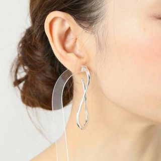 プラージュ(Plage)のプラージュ BLANC IRIS HENKEI CIRCLE ピアス


(ピアス)