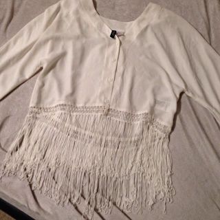 エイチアンドエム(H&M)のフリンジ風シャツ(シャツ/ブラウス(長袖/七分))