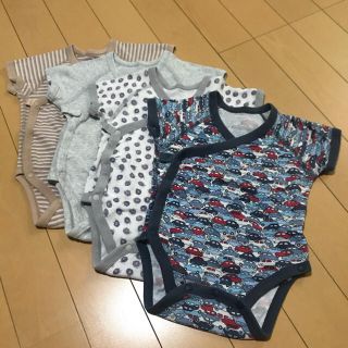 ユニクロ(UNIQLO)のユニクロベビー 60サイズ肌着ロンパース4枚セット(肌着/下着)