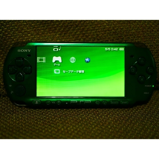 PlayStation Portable(プレイステーションポータブル)のpsp-3000 本体 スピリティッド･グリーン sony エンタメ/ホビーのゲームソフト/ゲーム機本体(携帯用ゲーム機本体)の商品写真