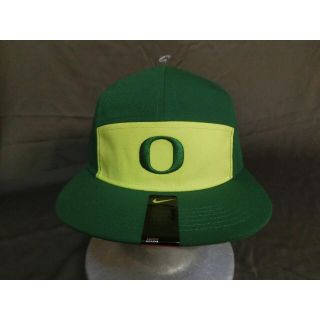 ナイキ(NIKE)のナイキ製 USカレッジ オレゴン大学ダックス【O】ロゴ 5パネルCAP(アメリカンフットボール)