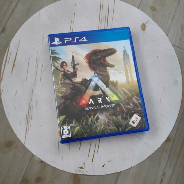 PlayStation4(プレイステーション4)のARK  SURVIVAL  EVOLVED エンタメ/ホビーのゲームソフト/ゲーム機本体(家庭用ゲームソフト)の商品写真