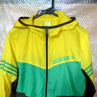 アディダス(adidas)のadidas ウィンドブレーカー(ナイロンジャケット)