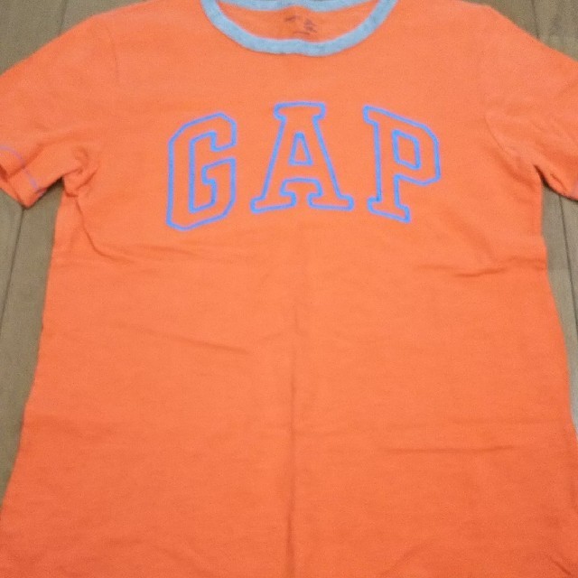 GAP(ギャップ)のGAP 140 Tシャツ キッズ/ベビー/マタニティのキッズ服男の子用(90cm~)(Tシャツ/カットソー)の商品写真
