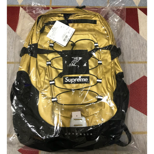 Supreme × The North Face Backpack Goldのサムネイル