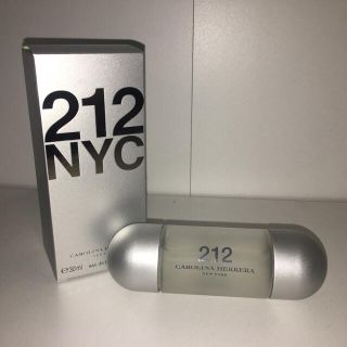 キャロライナヘレナ(CAROLINA HERRERA)のキャロライナ へレラ 212 オードトワレ 30ml(香水(女性用))