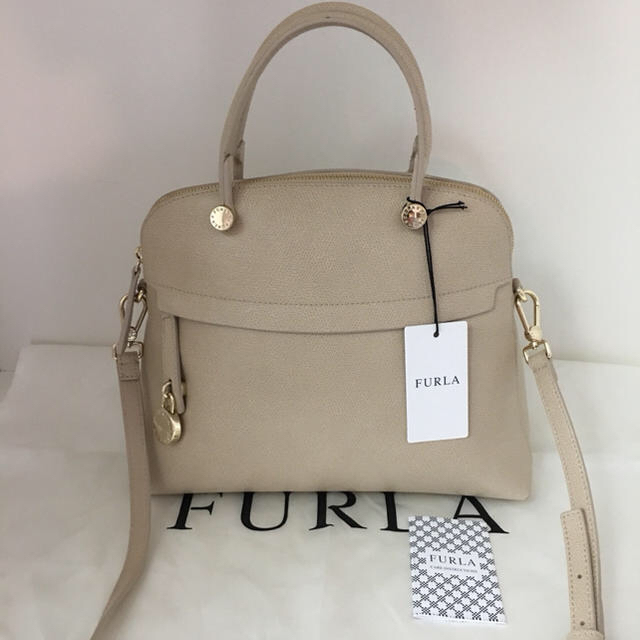 Furla - sold  out 美品  正規品  フルラ   パイパー  M