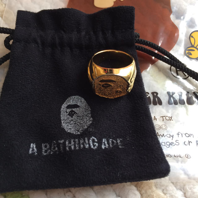 A BATHING APE(アベイシングエイプ)の週末限定値下げ！【美品】 APE リング メンズのアクセサリー(リング(指輪))の商品写真