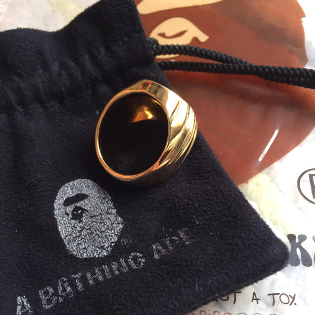 A BATHING APE(アベイシングエイプ)の週末限定値下げ！【美品】 APE リング メンズのアクセサリー(リング(指輪))の商品写真