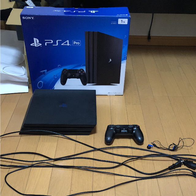 PlayStation4(プレイステーション4)のPS4 pro 1TB エンタメ/ホビーのゲームソフト/ゲーム機本体(家庭用ゲーム機本体)の商品写真