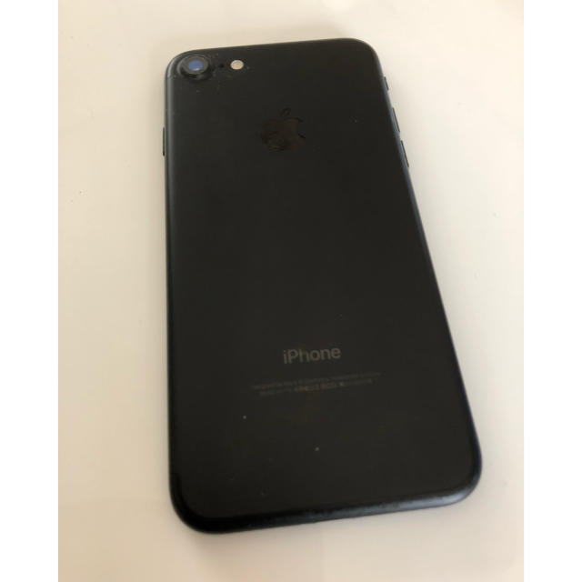 au(エーユー)のiPhone7 ブラック 32GB.   au スマホ/家電/カメラのスマートフォン/携帯電話(スマートフォン本体)の商品写真