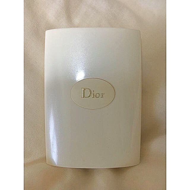 Dior(ディオール)のDior  スノー ホワイトニング パウダー ファンデーション #010 コスメ/美容のベースメイク/化粧品(ファンデーション)の商品写真