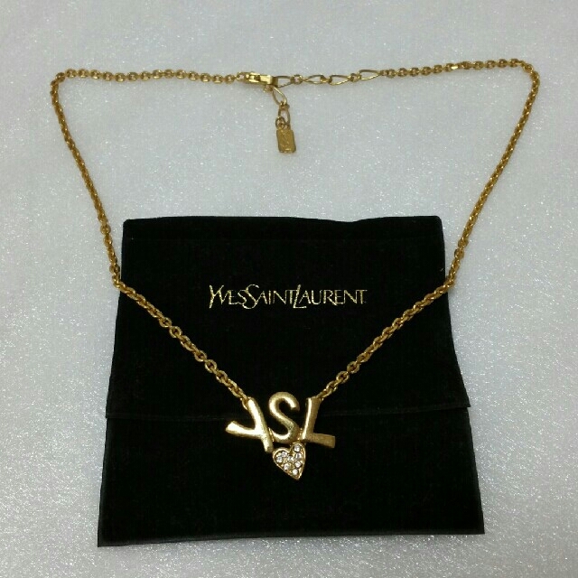 Yves Saint Laurent(イヴサンローラン)の*美品　YSL　イヴ・サンローランのネックレス　ケース付 レディースのアクセサリー(ネックレス)の商品写真