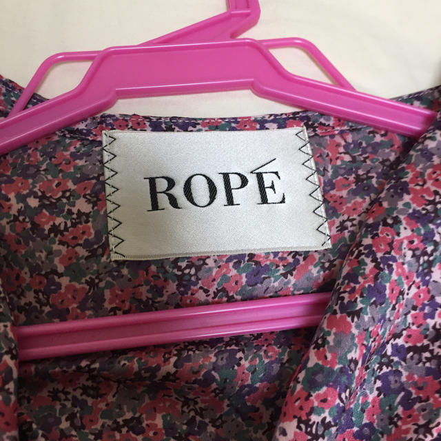 ROPE’(ロペ)のロペ 花柄ブラウス レディースのトップス(シャツ/ブラウス(長袖/七分))の商品写真