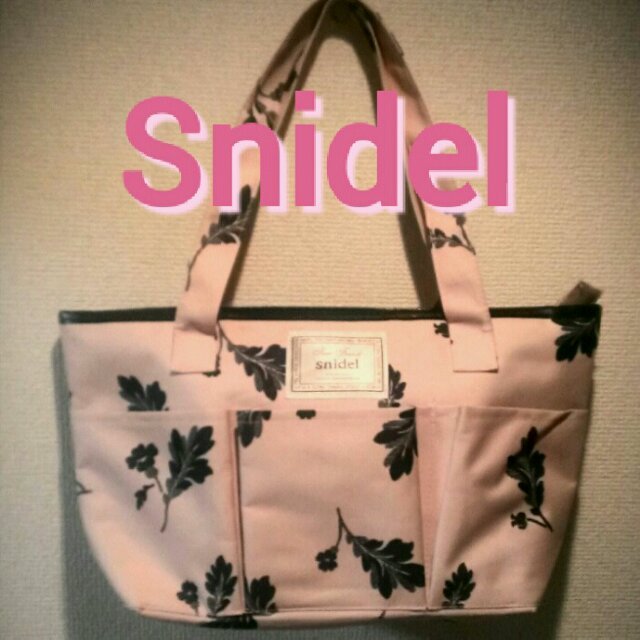 SNIDEL(スナイデル)のスナイデル＊花柄バッグ レディースのバッグ(ハンドバッグ)の商品写真