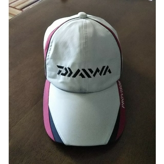 ダイワ(DAIWA)の【処分価格】ダイワ プロバイザ－帽子  色は白(キャップ)