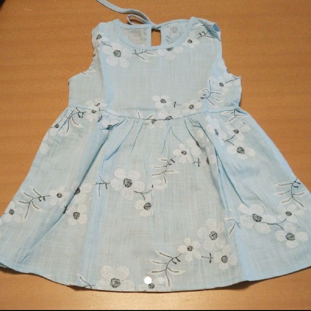 【新品・未使用】ワンピース キッズ/ベビー/マタニティのキッズ服女の子用(90cm~)(ワンピース)の商品写真