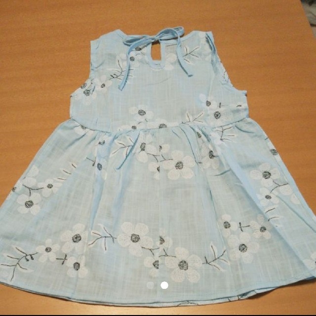 【新品・未使用】ワンピース キッズ/ベビー/マタニティのキッズ服女の子用(90cm~)(ワンピース)の商品写真