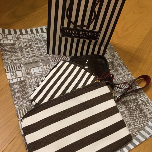 Henri Bendel(ヘンリベンデル)の新品未使用✨ヘンリベンデル ポーチ3点セット レディースのファッション小物(ポーチ)の商品写真