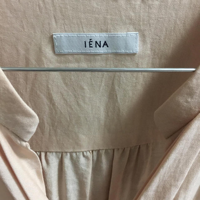 IENA(イエナ)のIENA  上品なピンクベージュ  ブラウス レディースのトップス(シャツ/ブラウス(半袖/袖なし))の商品写真
