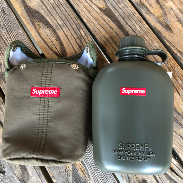 新品未開封　Supreme Insulated Bottle シュプリーム 水筒