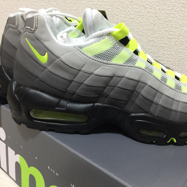 NIKE(ナイキ)のじゅんいち様専用  NIKE AIR MAX 95 OG イエローグラデ メンズの靴/シューズ(スニーカー)の商品写真