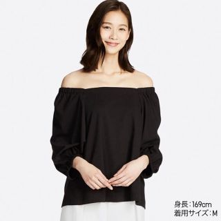 ユニクロ(UNIQLO)のユニクロ 2WAY オフショルダーT（七分袖）Mサイズ／ブラック 新品タグ付き♪(Tシャツ(長袖/七分))