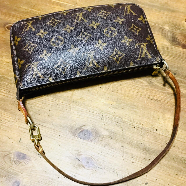 LOUIS VUITTON(ルイヴィトン)のヴィトン アクセサリーポーチ レディースのファッション小物(ポーチ)の商品写真