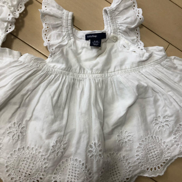 babyGAP(ベビーギャップ)のbabygap6-12 lilyさま専用 キッズ/ベビー/マタニティのベビー服(~85cm)(ワンピース)の商品写真