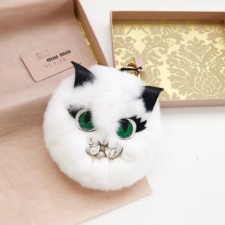 ミュウミュウ(miumiu)のmiumiu💓猫チャーム(キーホルダー)