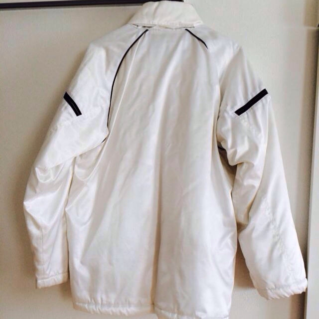 NIKE(ナイキ)のナイキ ブルゾン ホワイト レディースのジャケット/アウター(ブルゾン)の商品写真