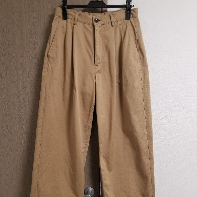 COMOLI(コモリ)のGraphpaper Two Tuck Chino Pant メンズのパンツ(チノパン)の商品写真