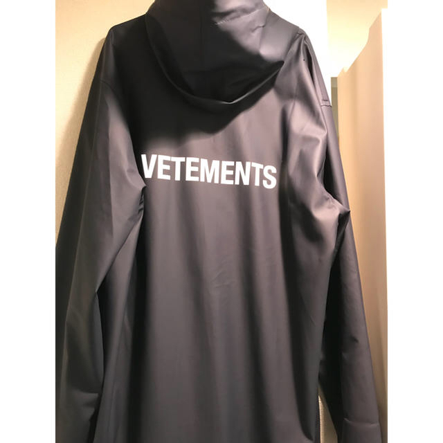 Balenciaga(バレンシアガ)のVetements 17AW レインコート 紺色 メンズのファッション小物(レインコート)の商品写真