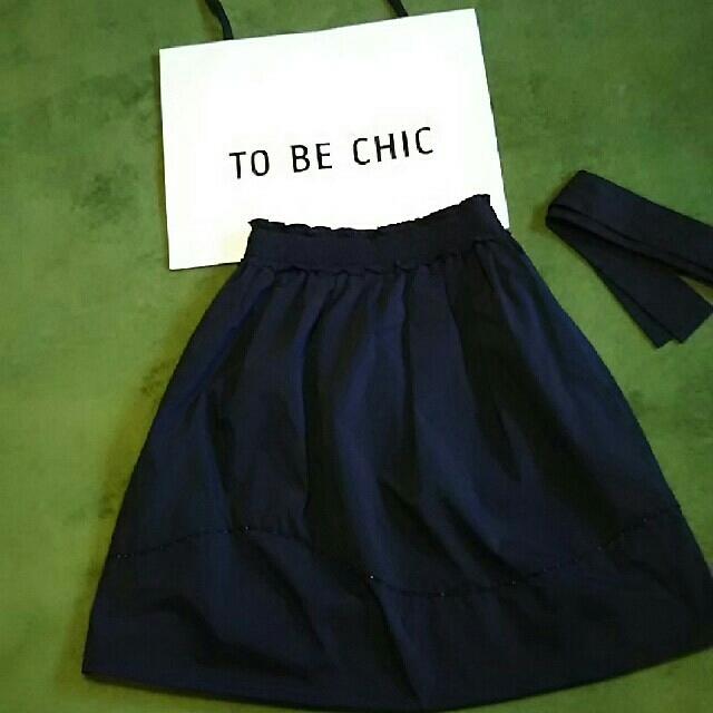 TO BE CHIC(トゥービーシック)の専用です★トゥービーシックTOBECHICのスカート ネイビー レディースのスカート(ひざ丈スカート)の商品写真