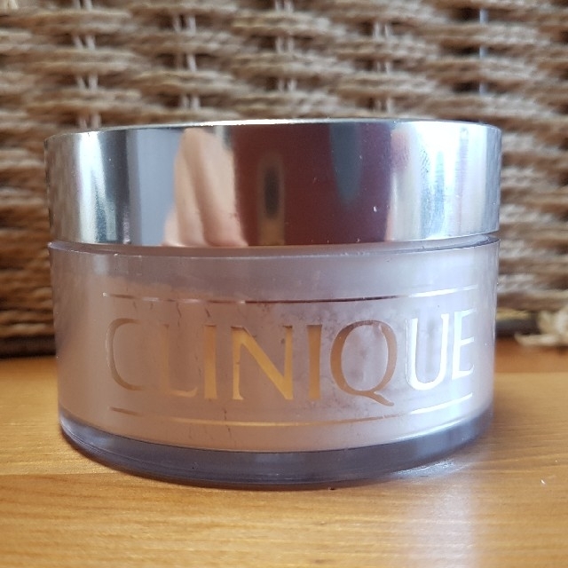 CLINIQUE(クリニーク)のCLINIQUE　スーパーブレンデッドフェースパウダー コスメ/美容のベースメイク/化粧品(フェイスパウダー)の商品写真