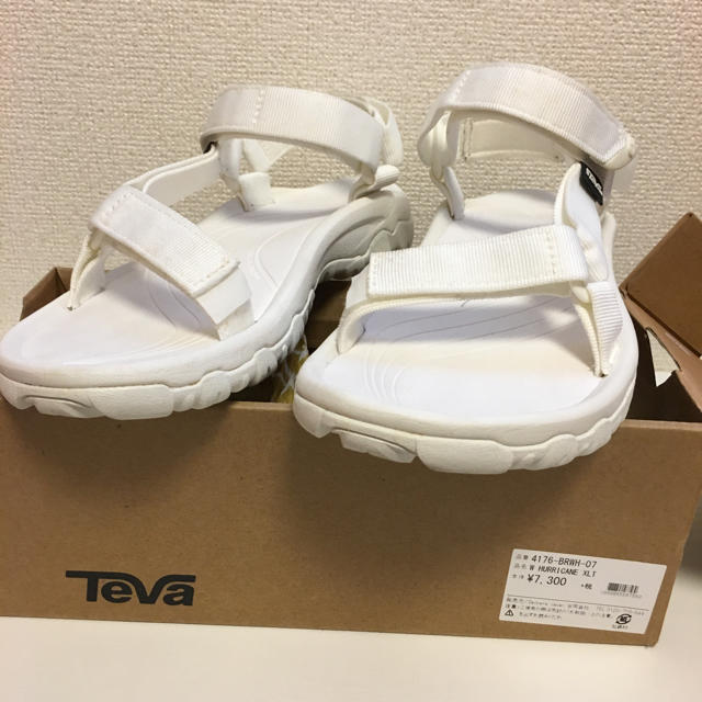 Teva(テバ)のteva ハリケーン ホワイト レディースの靴/シューズ(サンダル)の商品写真