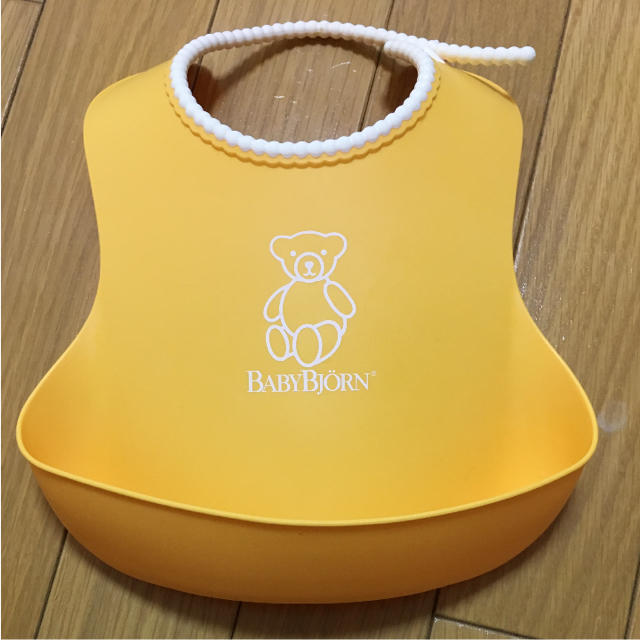 BABYBJORN(ベビービョルン)の【美品】ベビービョルン ✨お食事エプロン キッズ/ベビー/マタニティの授乳/お食事用品(お食事エプロン)の商品写真