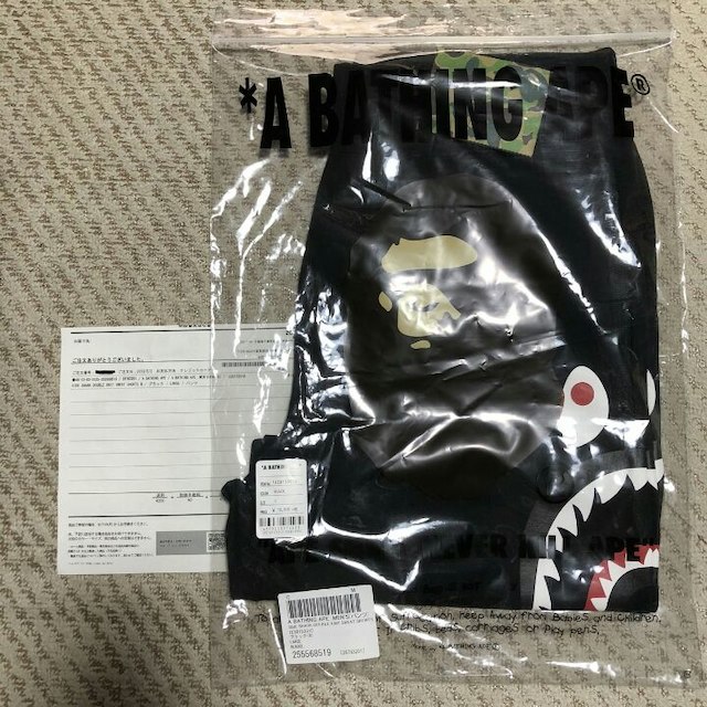 A BATHING APE(アベイシングエイプ)の送料込sizeL abathingape shark SWEAT SHORTS メンズのパンツ(ショートパンツ)の商品写真